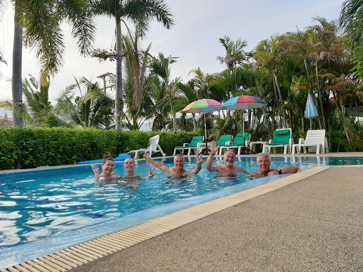 D&K Smiley Phuket Resort Rawai Dış mekan fotoğraf