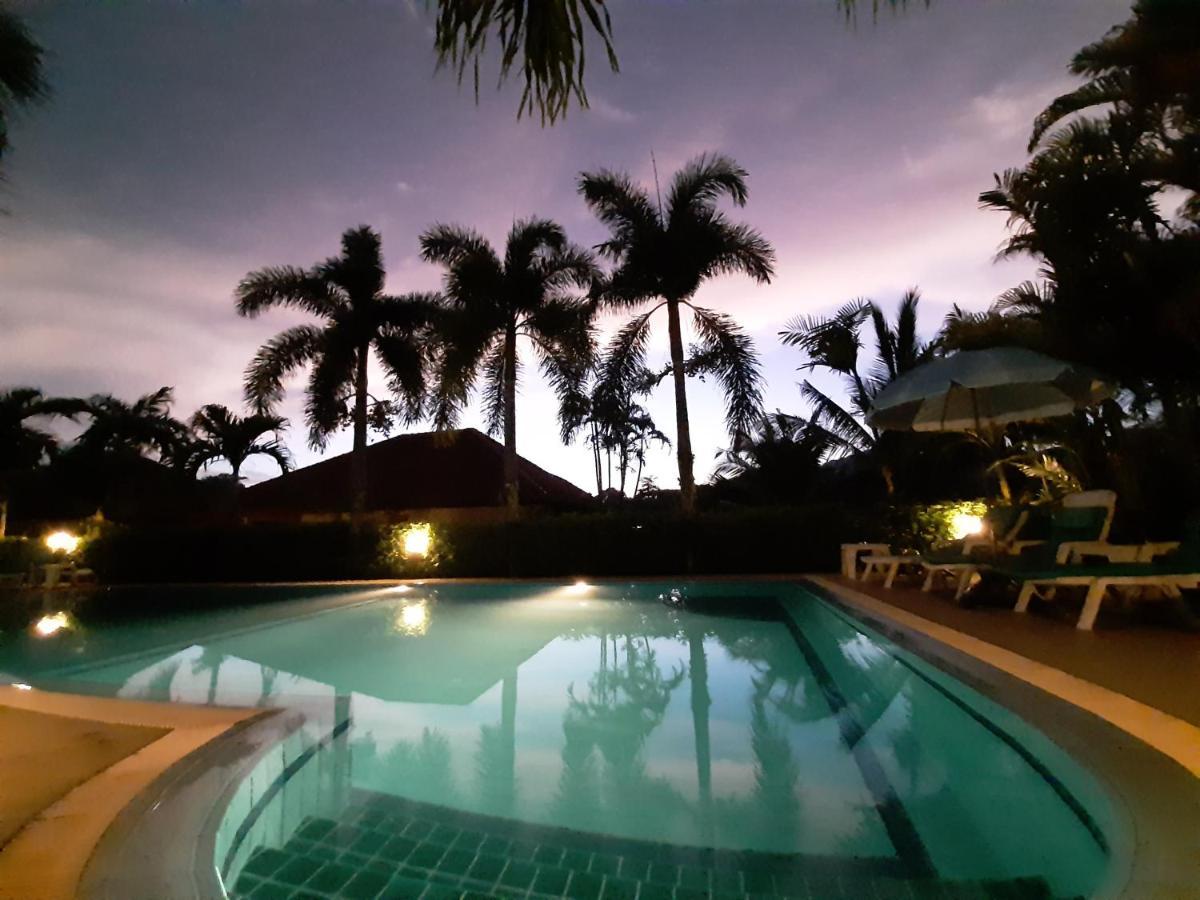 D&K Smiley Phuket Resort Rawai Dış mekan fotoğraf