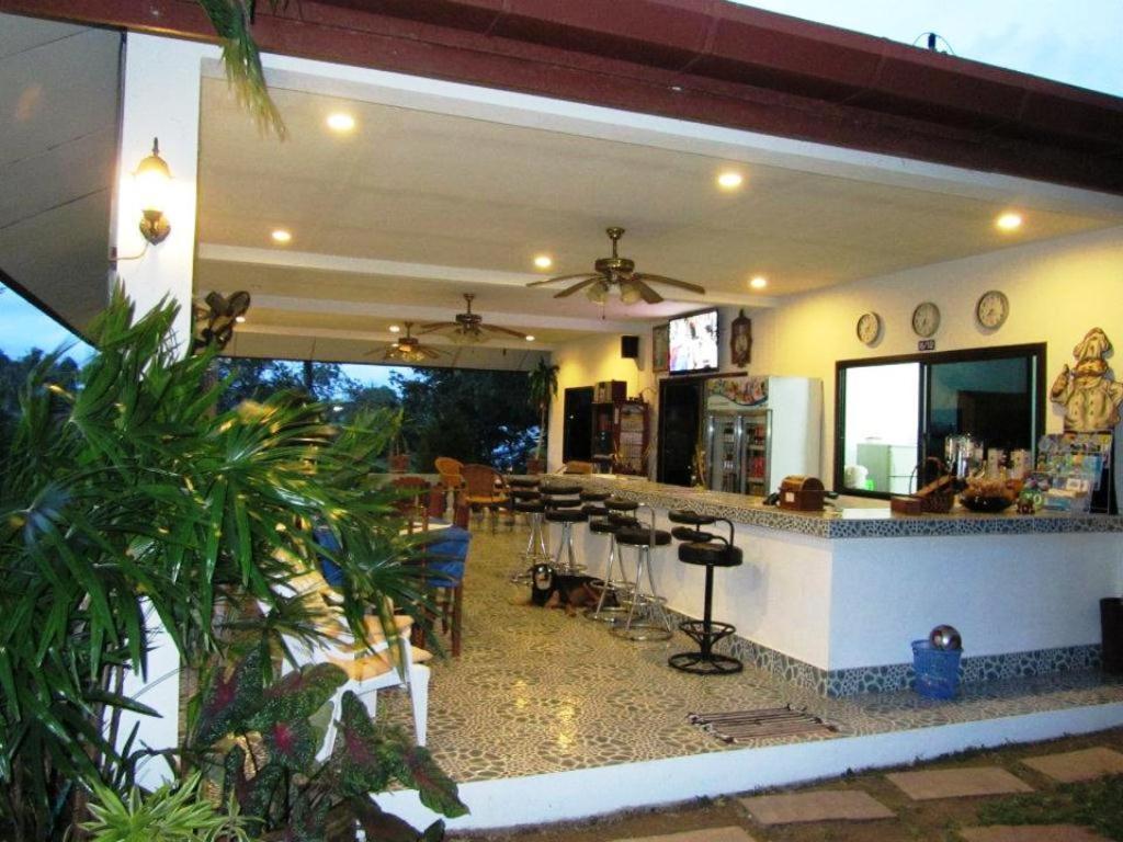 D&K Smiley Phuket Resort Rawai Dış mekan fotoğraf