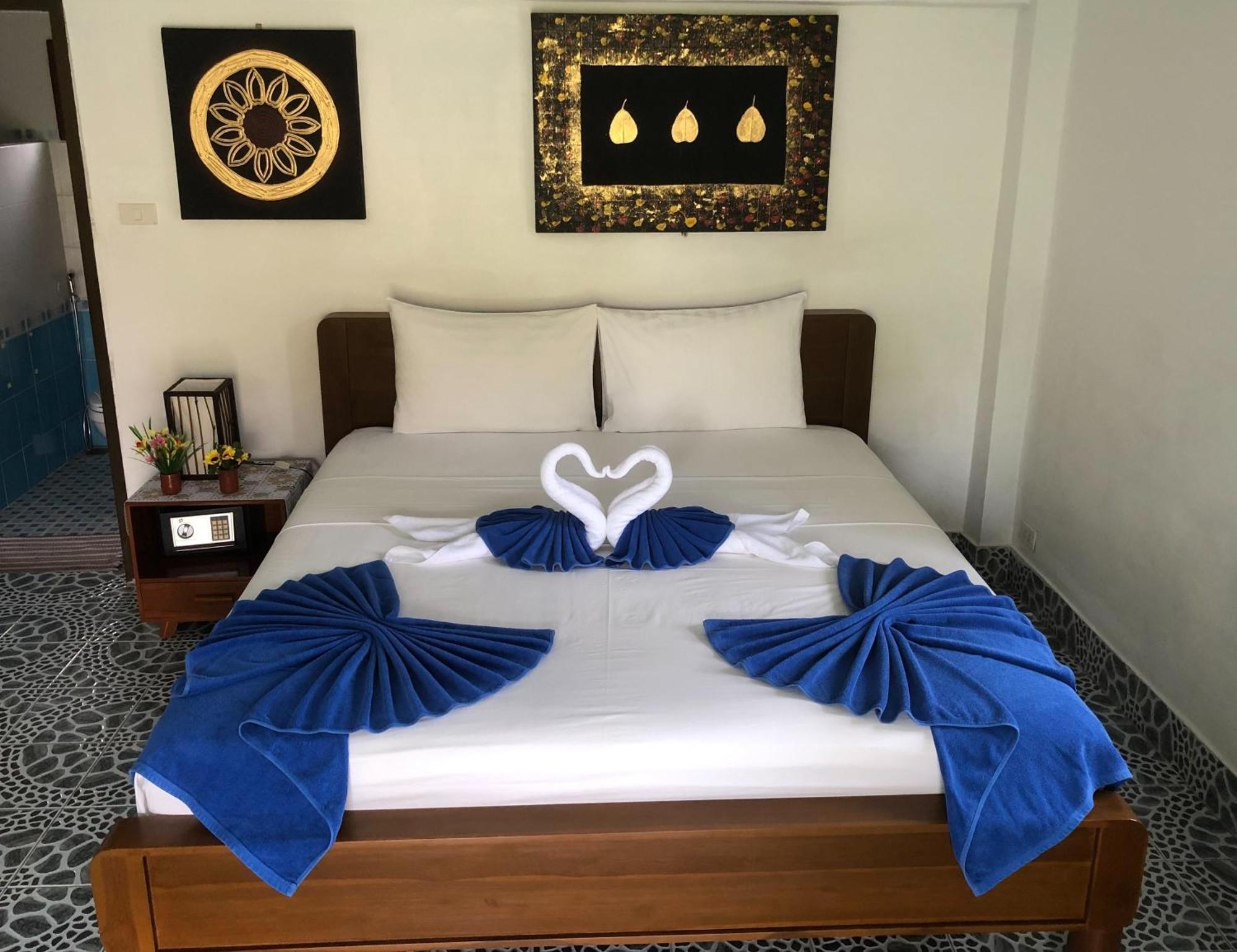 D&K Smiley Phuket Resort Rawai Dış mekan fotoğraf